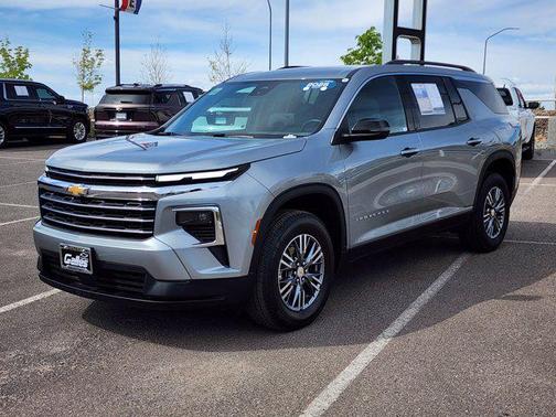 Sterling Gray Metallic 2025 Chevrolet Traverse LT
