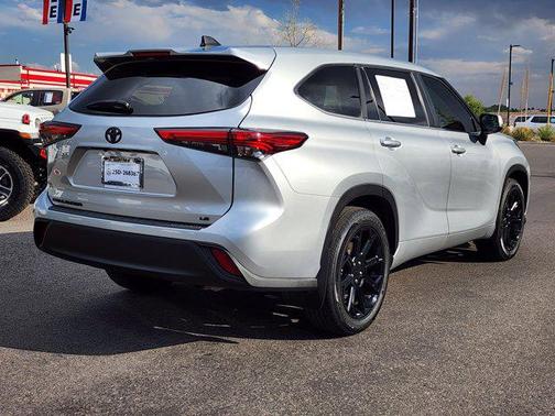 2023 Toyota Highlander LE