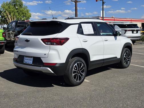 Summit White 2024 Chevrolet Trailblazer LT
