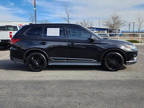 2020 Mitsubishi Outlander SE