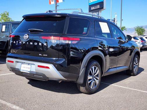 2024 Nissan Pathfinder SL 4WD