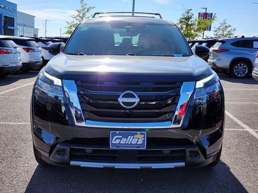 2024 Nissan Pathfinder SL 4WD