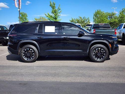 Mosaic Black Metallic 2024 Chevrolet Traverse AWD Z71