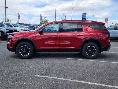 Radiant Red Tintcoat 2026 Chevrolet Traverse AWD Z71