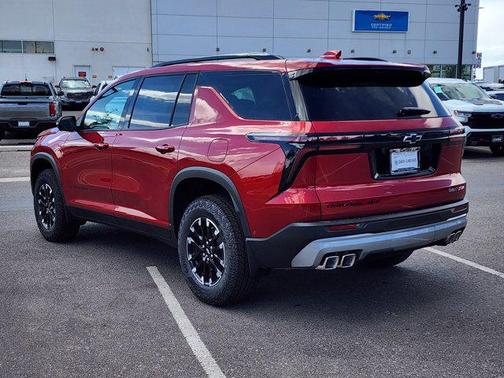 Radiant Red Tintcoat 2026 Chevrolet Traverse AWD Z71