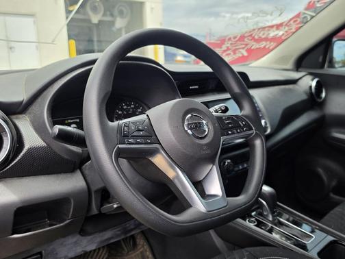 Super Black 2021 Nissan Kicks SV