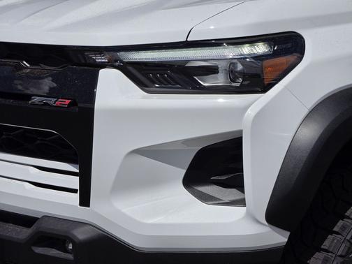 Summit White 2026 Chevrolet Colorado ZR2