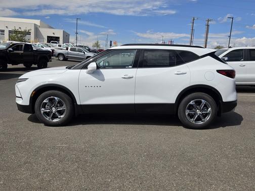 Summit White 2026 Chevrolet Blazer 2LT