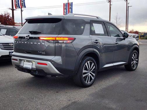 2023 Nissan Pathfinder Platinum 4WD