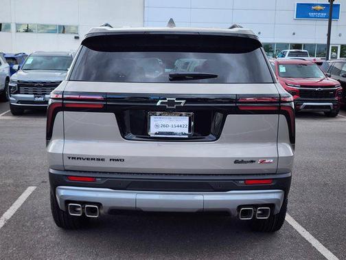Sandstone Gray 2026 Chevrolet Traverse AWD Z71