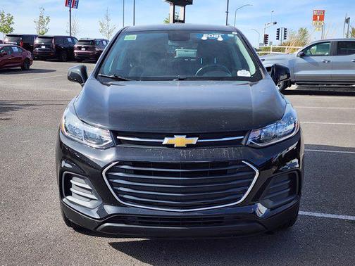 Mosaic Black Metallic 2021 Chevrolet Trax LS