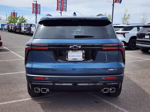 Lakeshore Blue Metallic 2026 Chevrolet Traverse LT