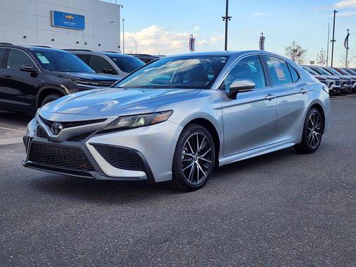 2023 Toyota Camry SE