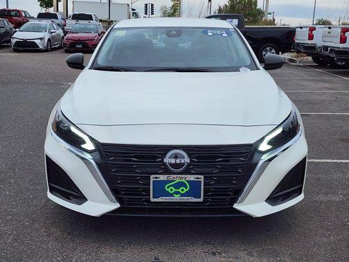 Pearl White Tricoat 2024 Nissan Altima 2.5 SV