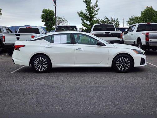 Pearl White Tricoat 2024 Nissan Altima 2.5 SV