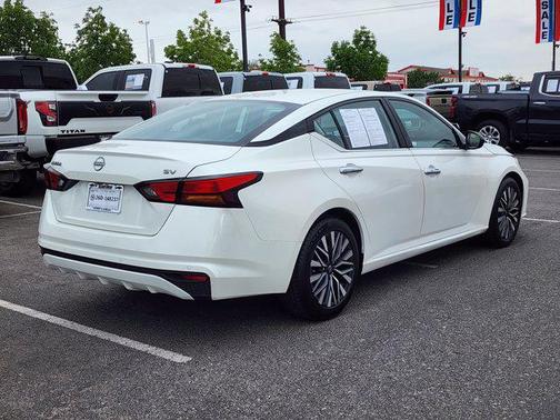 Pearl White Tricoat 2024 Nissan Altima 2.5 SV