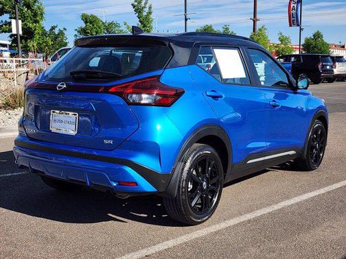 2023 Nissan Kicks SR