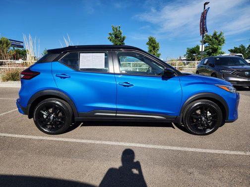 2023 Nissan Kicks SR