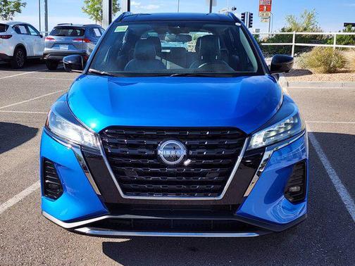 2023 Nissan Kicks SR