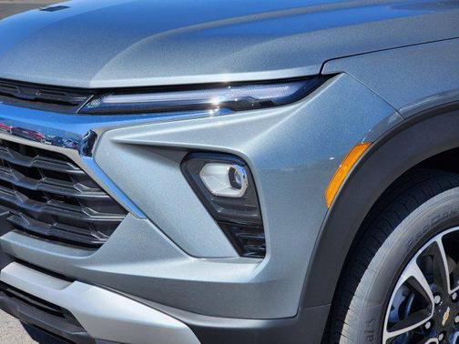 Sterling Gray Metallic 2026 Chevrolet Trailblazer LT
