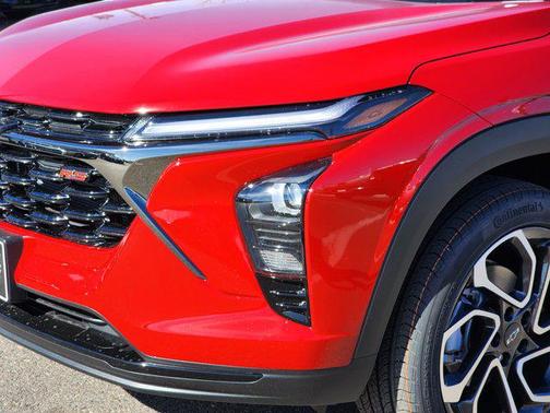 Apex Red 2026 Chevrolet Trax FWD 2RS