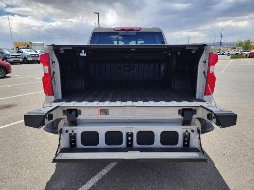 White Sands 2026 Chevrolet Silverado 1500 ZR2