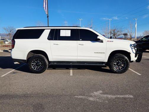 2022 Chevrolet Suburban 4WD Z71
