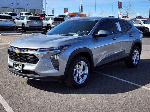 2025 Chevrolet Trax LS