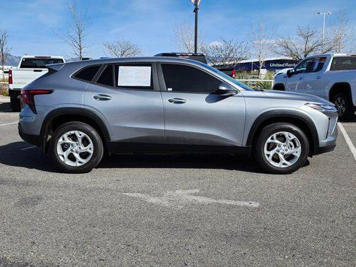 2025 Chevrolet Trax LS