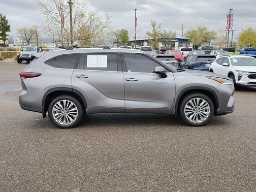 Heavy Metal 2026 Toyota Highlander Hybrid Platinum