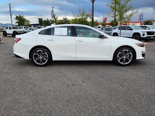 2022 Chevrolet Malibu FWD LT