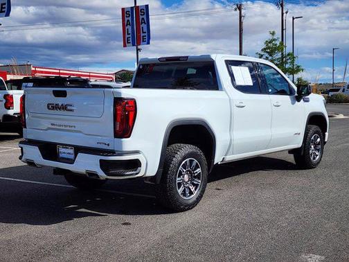 Summit White 2025 GMC Sierra 1500 AT4