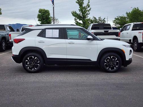 Summit White 2022 Chevrolet Trailblazer LT