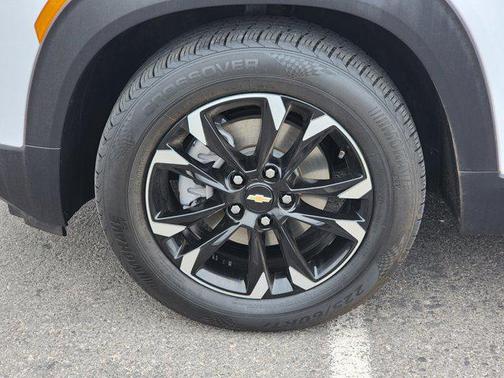 Summit White 2022 Chevrolet Trailblazer LT