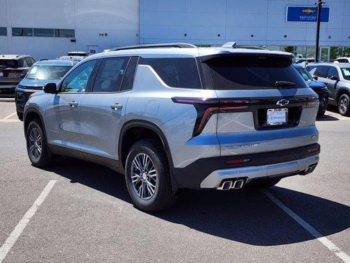 Sterling Gray Metallic 2026 Chevrolet Traverse LT