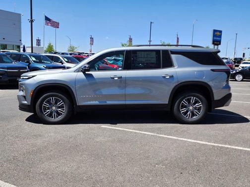 Sterling Gray Metallic 2026 Chevrolet Traverse LT