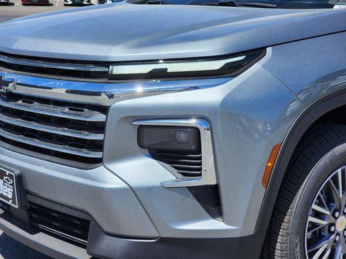 Sterling Gray Metallic 2026 Chevrolet Traverse LT