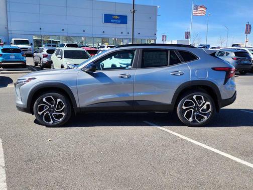 Sterling Gray Metallic 2026 Chevrolet Trax FWD 2RS