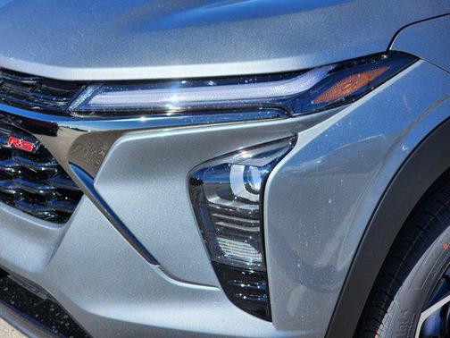 Sterling Gray Metallic 2026 Chevrolet Trax FWD 2RS