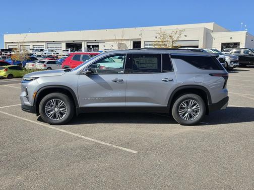 Sterling Gray Metallic 2027 Chevrolet Traverse LT