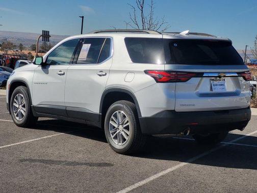 2022 Chevrolet Traverse LT Cloth