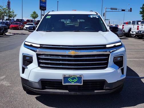 Summit White 2025 Chevrolet Traverse LT