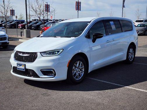 2025 Chrysler Pacifica L