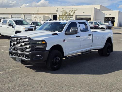 Bright White Clearcoat 2026 RAM 3500 Tradesman Crew Cab 4x4 8' Box