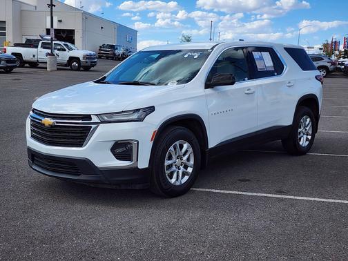 Summit White 2022 Chevrolet Traverse LS
