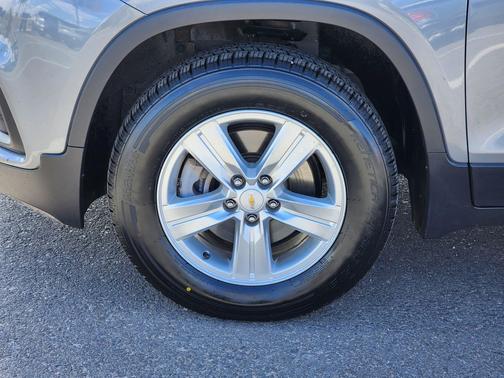 Satin Steel Metallic 2019 Chevrolet Trax LT