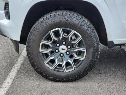 Summit White 2024 Chevrolet Colorado Z71