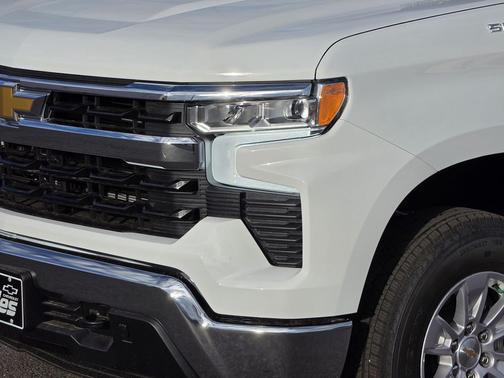 Summit White 2026 Chevrolet Silverado 1500 LT
