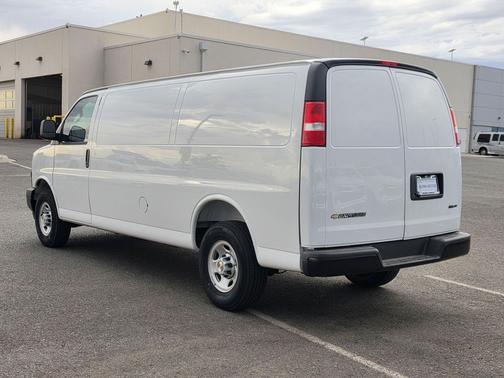 Summit White 2026 Chevrolet Express 2500 LT