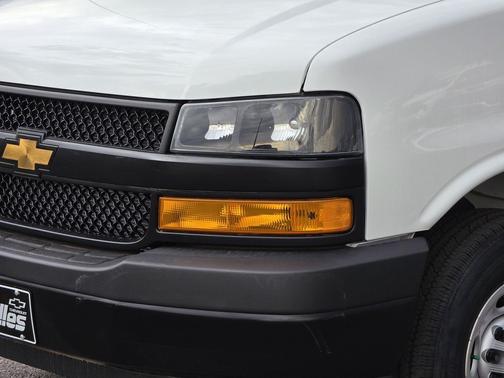 Summit White 2026 Chevrolet Express 2500 LT